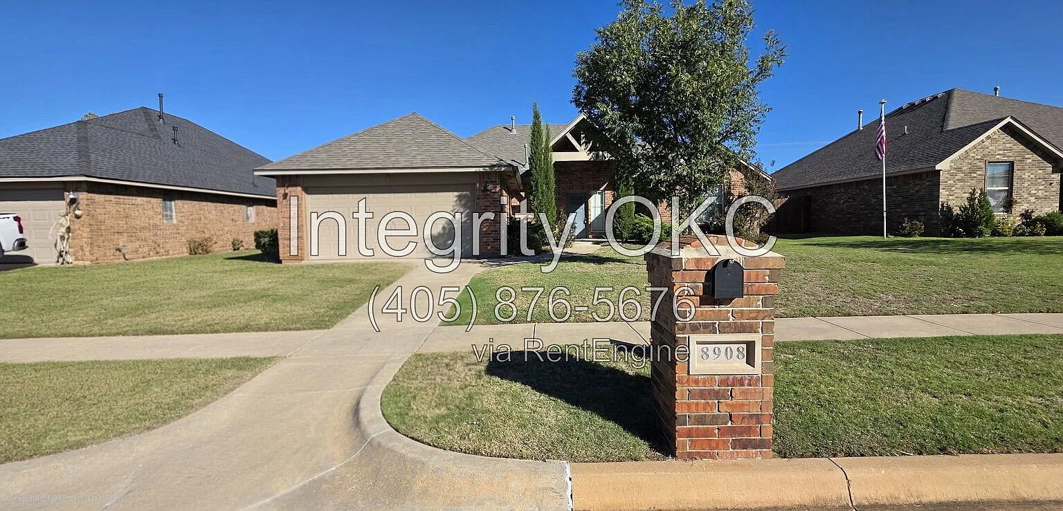 4 bed, 2.0 bath, 1852 sqft, $1,950 — Photo 1