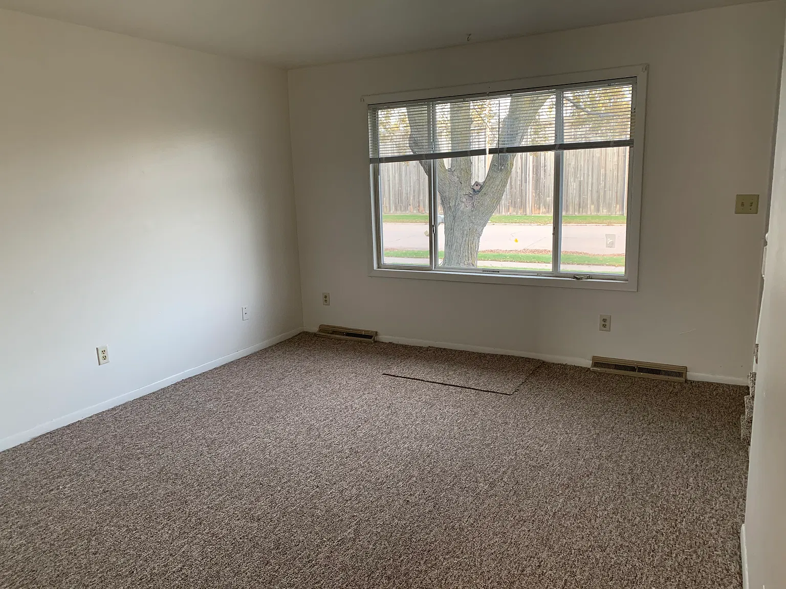 2 bed, $1,100 — Photo 4