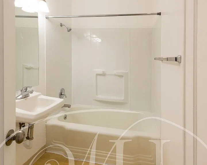 43 NE Ash Ave — Photo 12