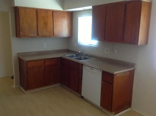 2nd image of 14998 Jordon Pl
