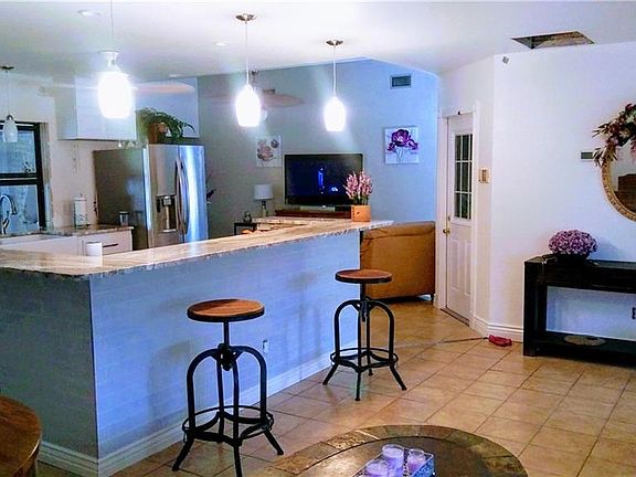 3rd image of 1314 SE 21st Ln