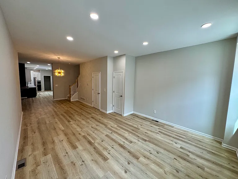 844 Tripoli St — Photo 4