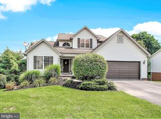 16 Ivy Cir, Hanover, PA 17331