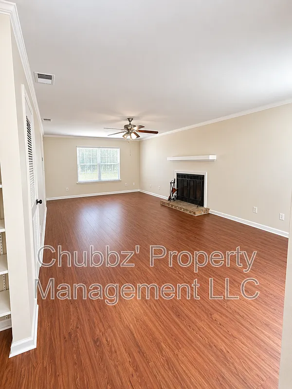 3 bed, 2.5 bath, 1742 sqft, $2,200 — Photo 4