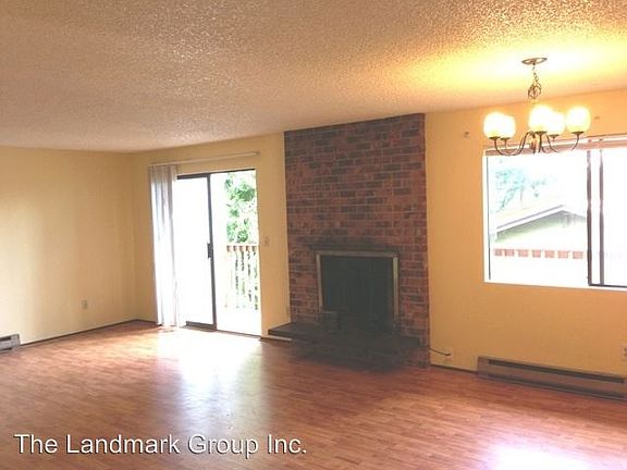 2nd image of 1303 NE 195th St APT C