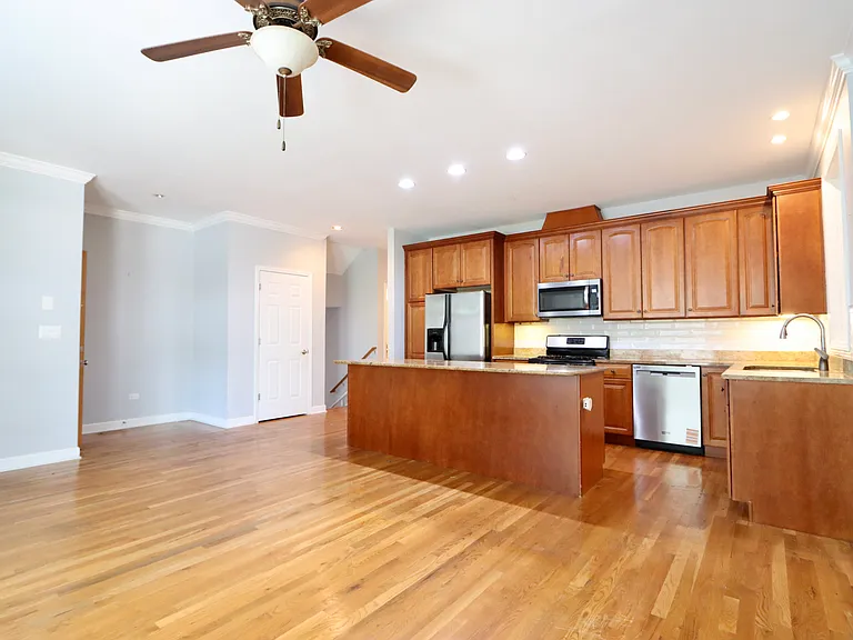 3150 S Prairie Ave #1 — Photo 5