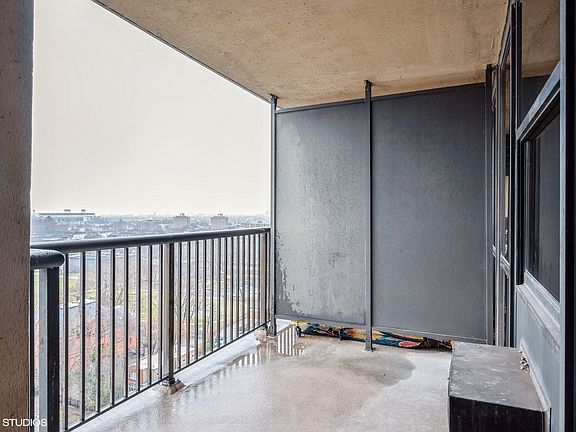 3rd image of 2901 S Michigan Ave APT 1603
