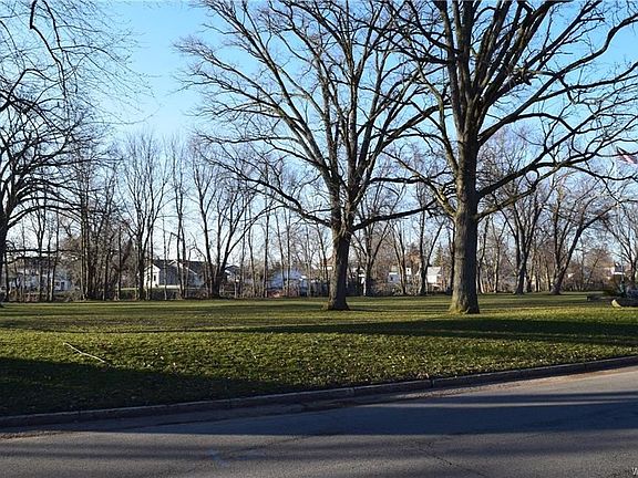 4th image of 8636 Griffon Ave