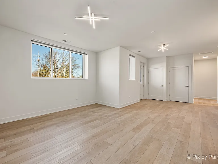 27 W Park Blvd #101 — Photo 3