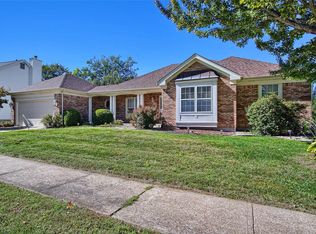 2727 Towne Oaks Dr, Saint Louis, MO 63129