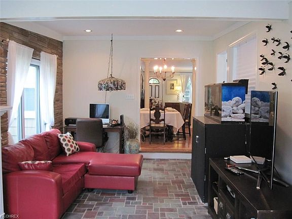 5th image of 30628 Maple Dr