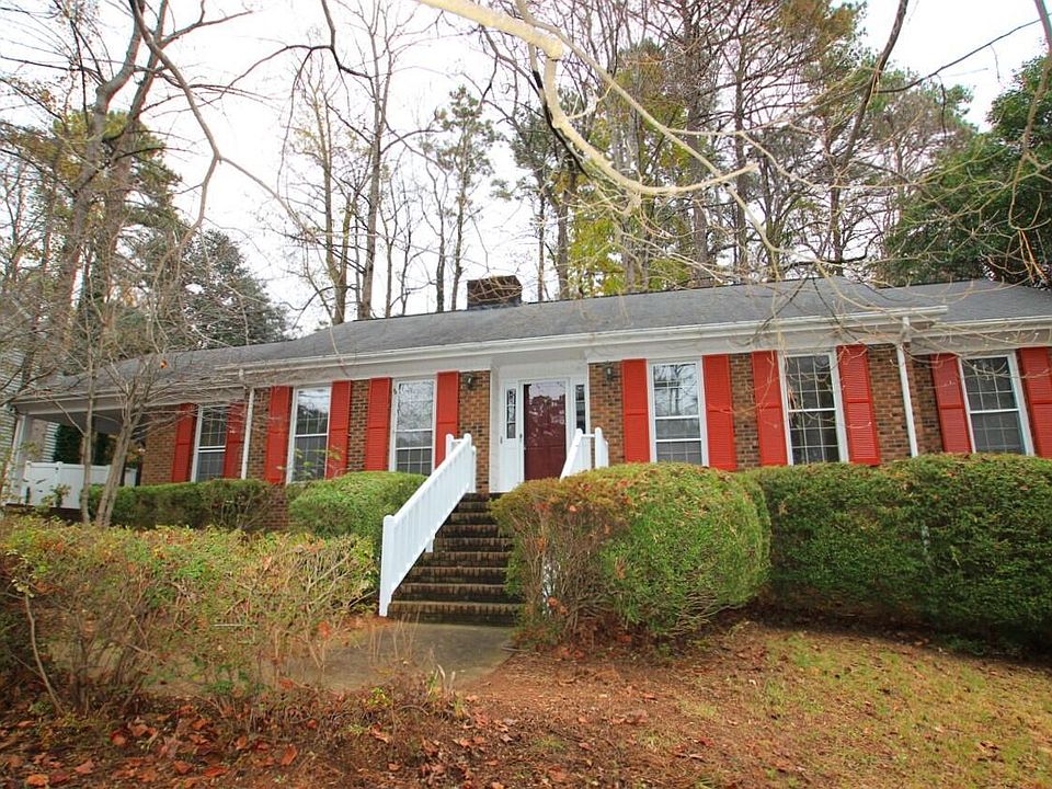 1st image of 1406 Bloomingdale Dr