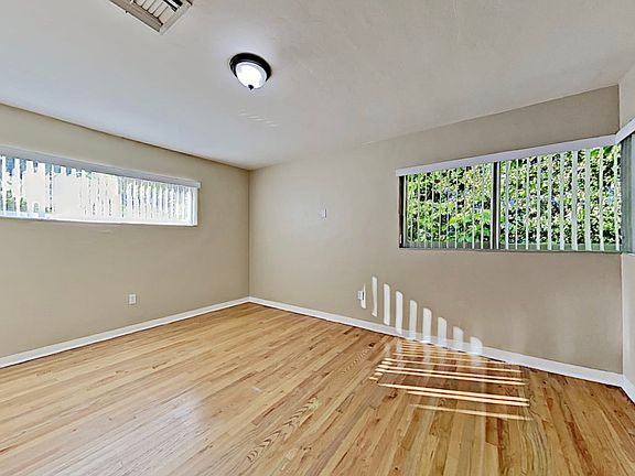 3rd image of 301 Viscaya Ave