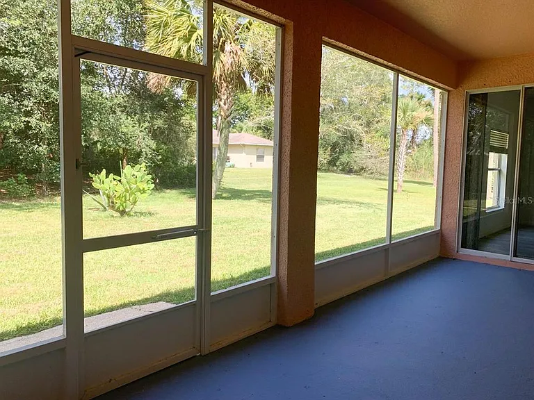9 Royal Palm Ln — Photo 24