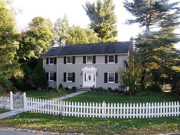 2nd image of 31 Glenwood Dr