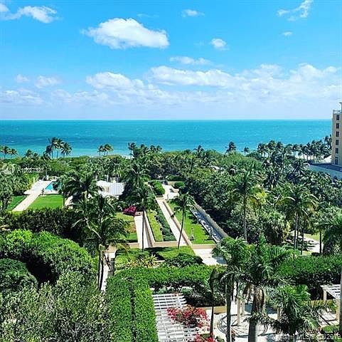 Amazing Beachfront unit at Grand Bay in Key Biscayne