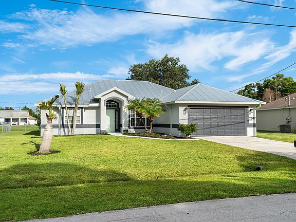 4th image of 2367 SE Rock Springs Drive