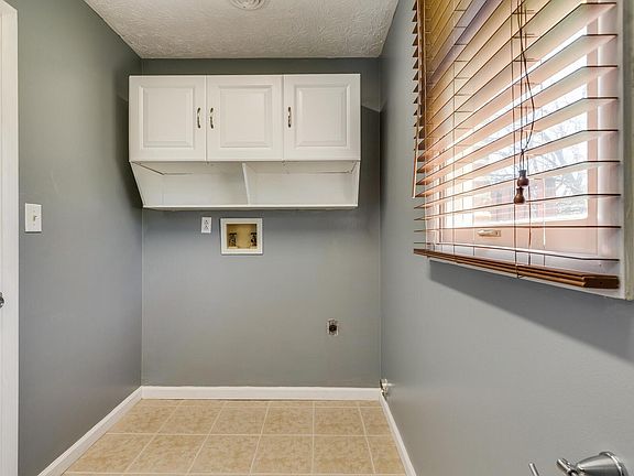 5th image of 1800 Seminole Dr APT 19