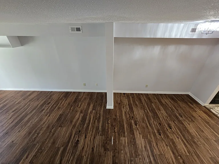 117 Kingsbury Dr — Photo 10