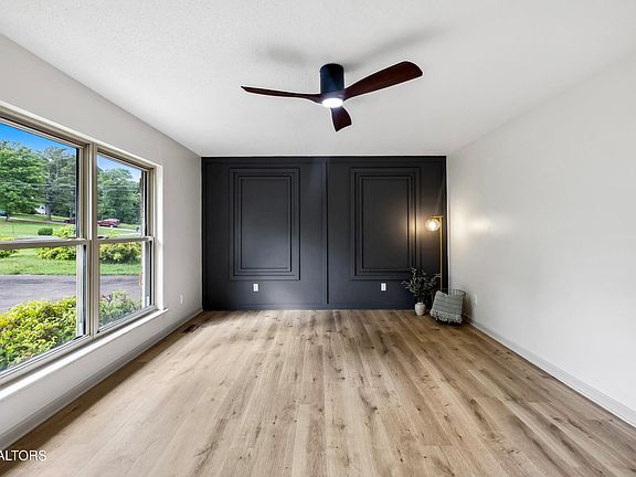 5th image of 321 River Bend Dr
