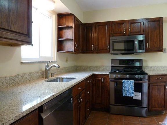 5th image of 8901 Iroquois Dr