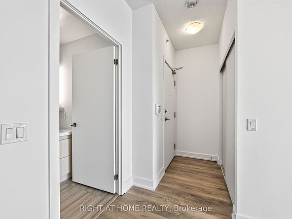 4th image of 128 Fairview Mall Dr #712