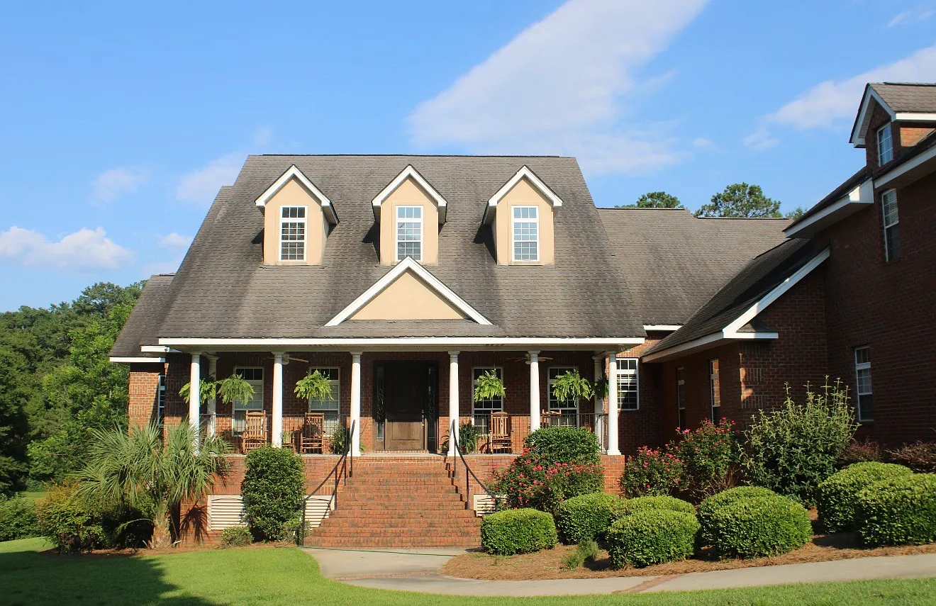 5 bed, 6842 sqft, $6,500 — Photo 1