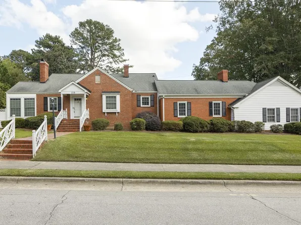 109 S Ennis St, Fuquay Varina, NC 27526