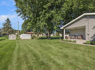1274 Glynview Trl, Faribault, MN 55021