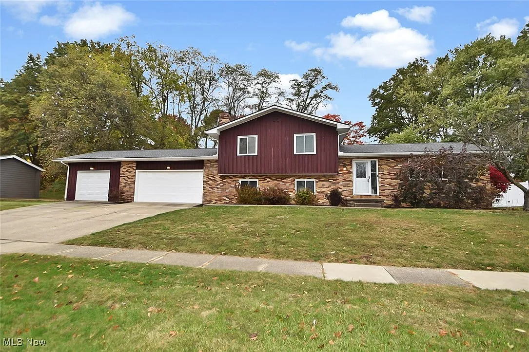89 W Garwood Dr photo 1