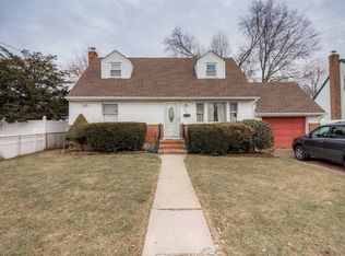 183 Greengrove Ave, Uniondale, NY 11553