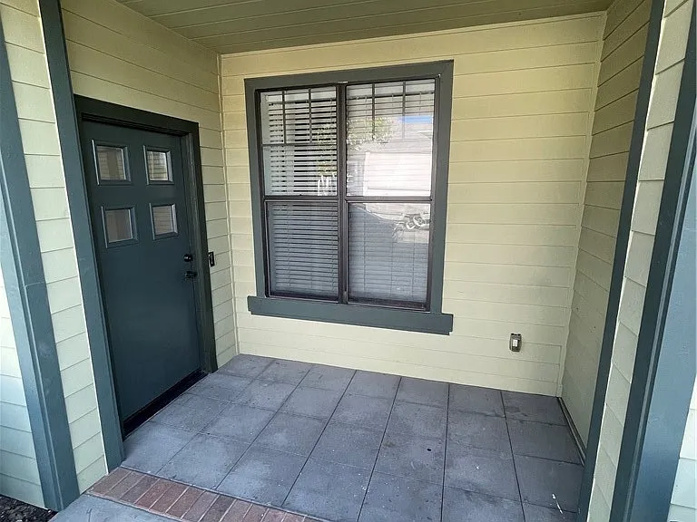 530 S Primrose Ave — Photo 3