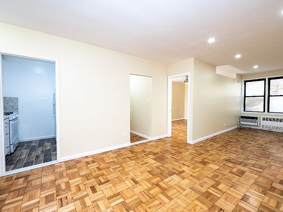 4th image of 665 Thwaites Pl APT 1F