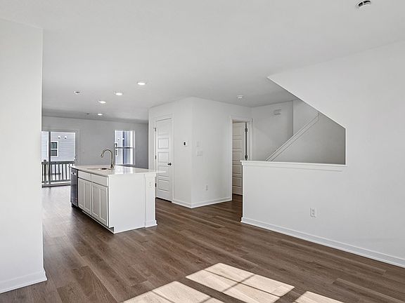 5th image of 1397 Oakfield Ln