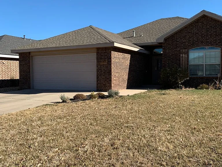 2225 Jadyn Ln — Photo 2