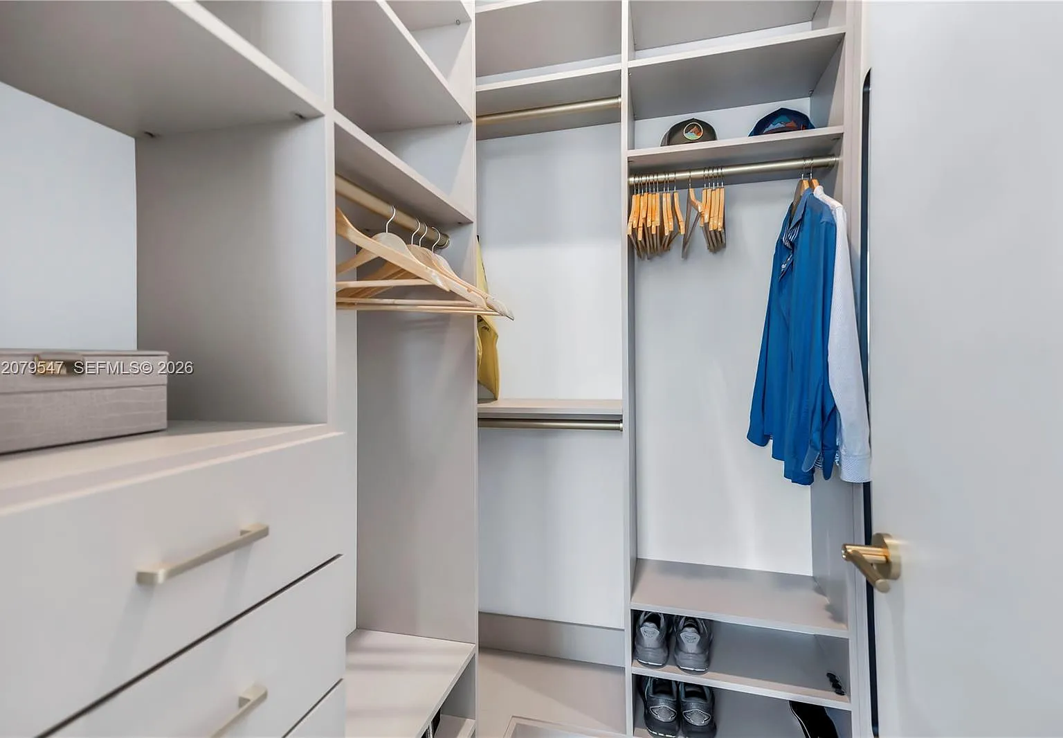 Mr. C Residences — Photo 4