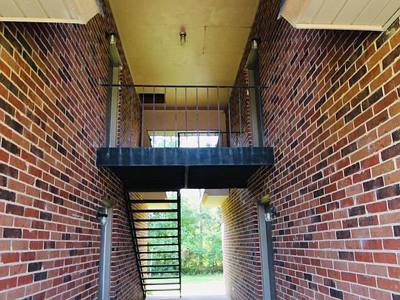 3rd image of 656 Woodyard Rd APT 6
