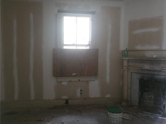 5th image of 2120 Harden Street