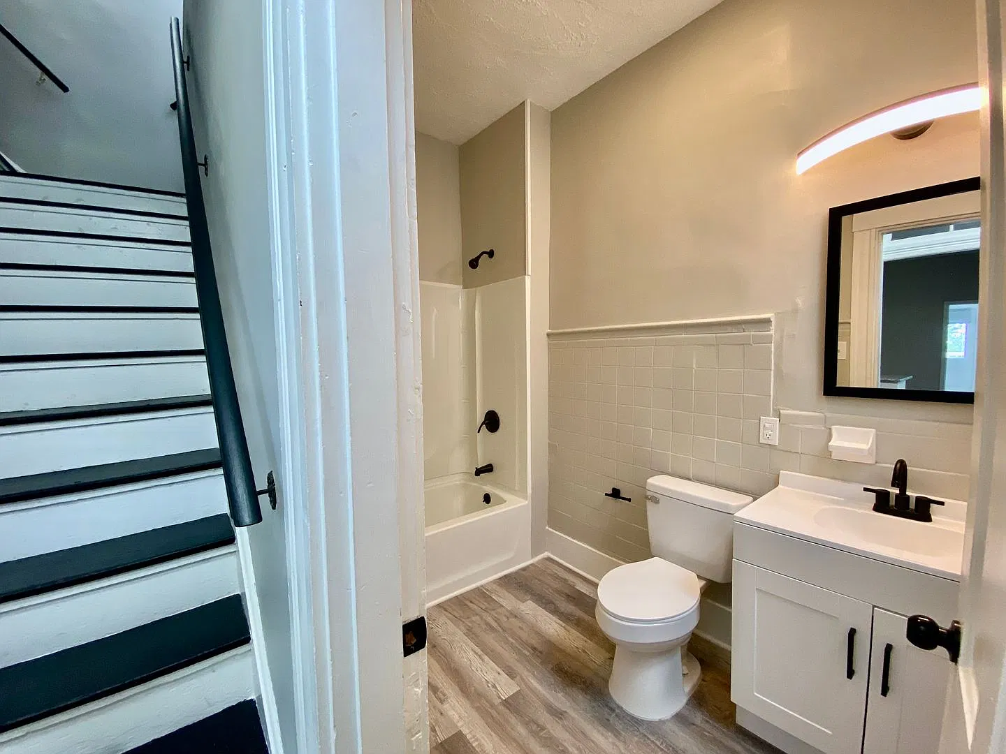 Newly Renovated 5 Bed/3 Bath Rental Mins. From UC on Klotter Ave Only $700/p ($3,500/mo) — Photo 3