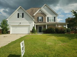 259 Heathrow Dr, Spring Lake, NC 28390