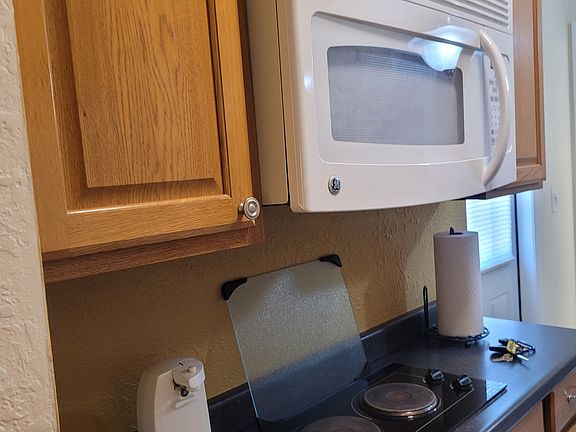 4th image of 1013 N Saturn Ave #1
