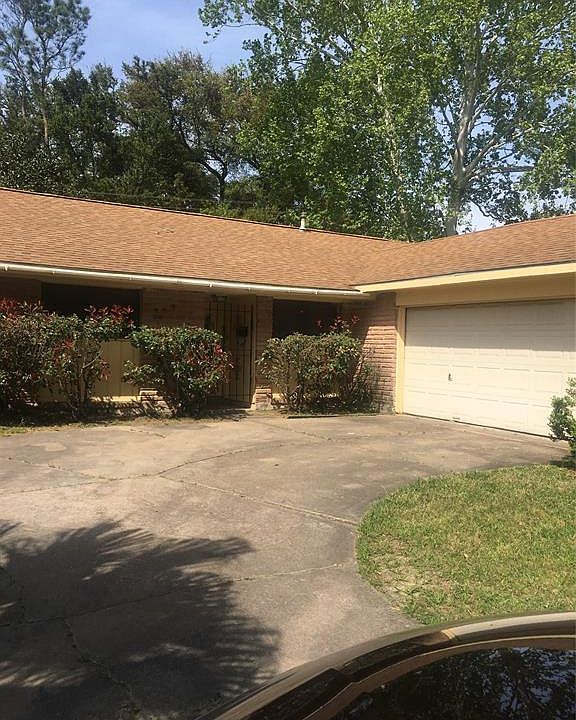 1st image of 4814 Woodmont Dr