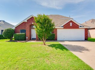 1133 Hillwood Dr, Saginaw, TX 76179