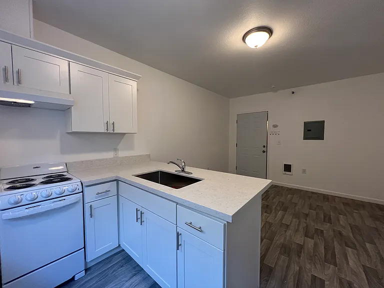 212 E Wishkah St #205 — Photo 3