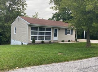1 Robin Ln, Fenton, MO 63026