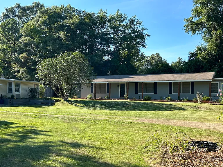 1445 Highway 31 N — Photo 7