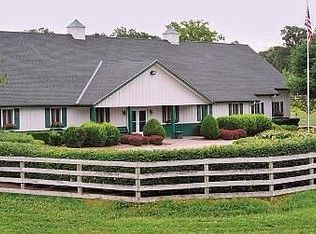 31W952 Penny Rd, Barrington, IL 60010