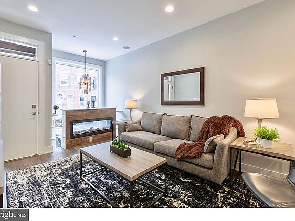 2nd image of 2019 E Dauphin St