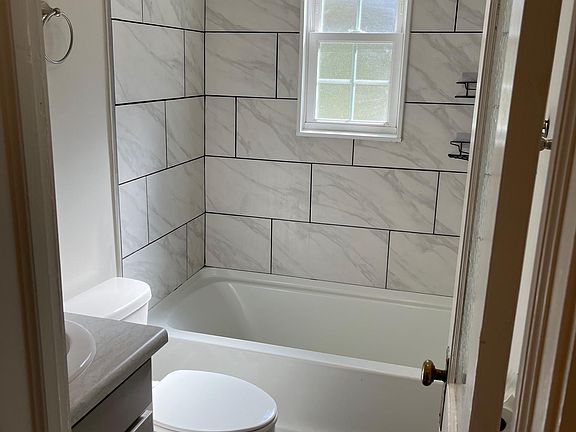 3rd image of 208 W 2nd Ave APT 4