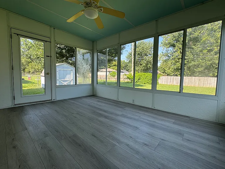 5748 S Dayton Ave — Photo 6